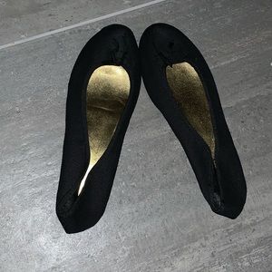 Black H&M flats. Size 38 (US size 8)